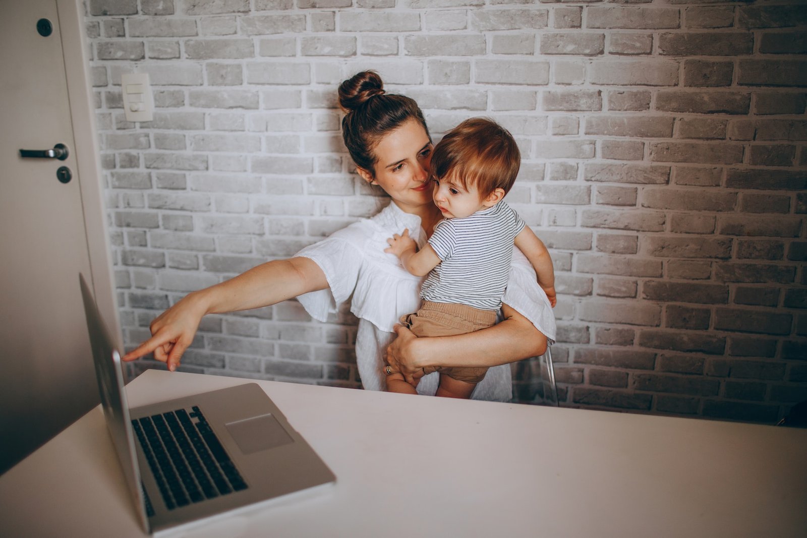 Balancing Acts: Mastering the Art of Juggling Family Life and Work for Working Parents