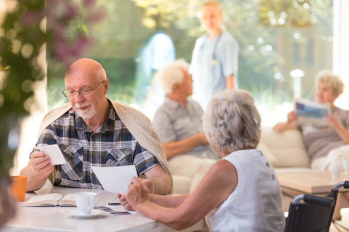 4 Ways to Stay Active in Senior Communities