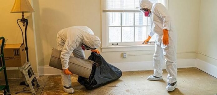 Top Signs You Need To Call Water Damage Contractors Immediately