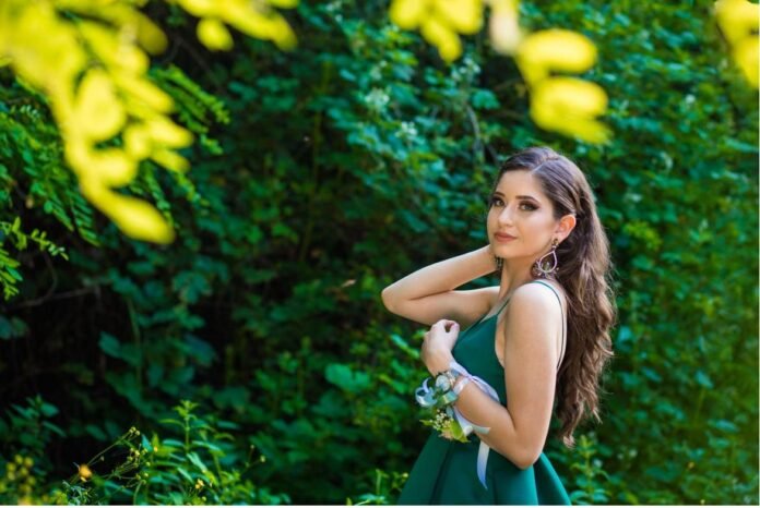 Hoco Diaries: How to Style a Green Dress for Homecoming