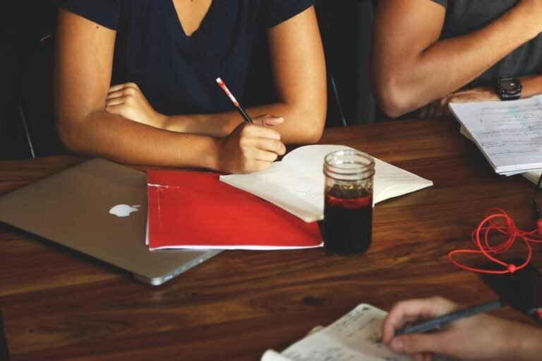 From the Gym to the Office: Hydration Strategies for Busy People