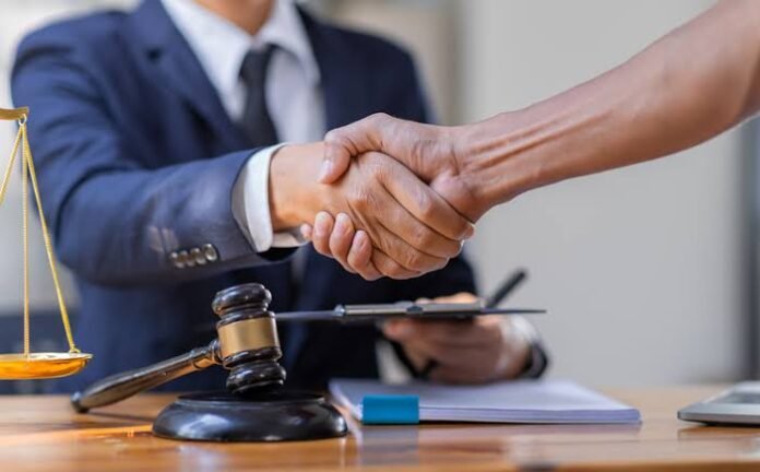 Need a Truck Accident Lawyer? How to Choose the Right Attorney for You