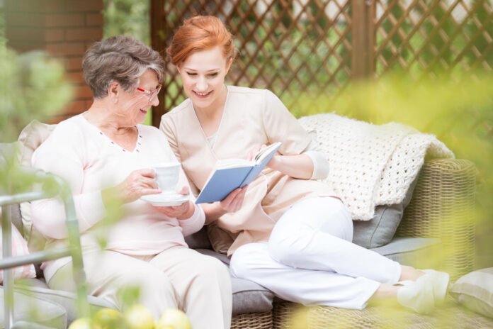 How Personal Care Assistance Supports Senior Independence