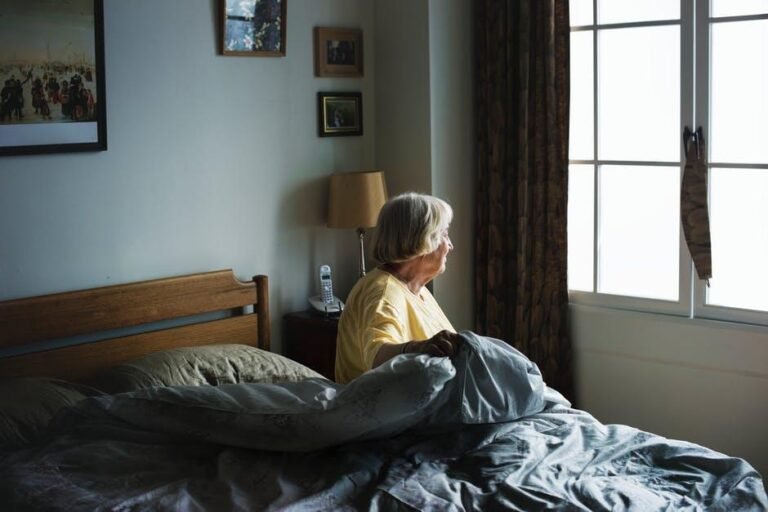 Creative Ways to Engage Seniors with Dementia