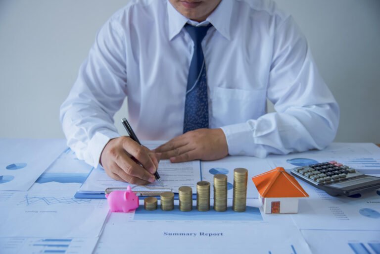 Selling Your Home for Cash to Simplify the Moving Process